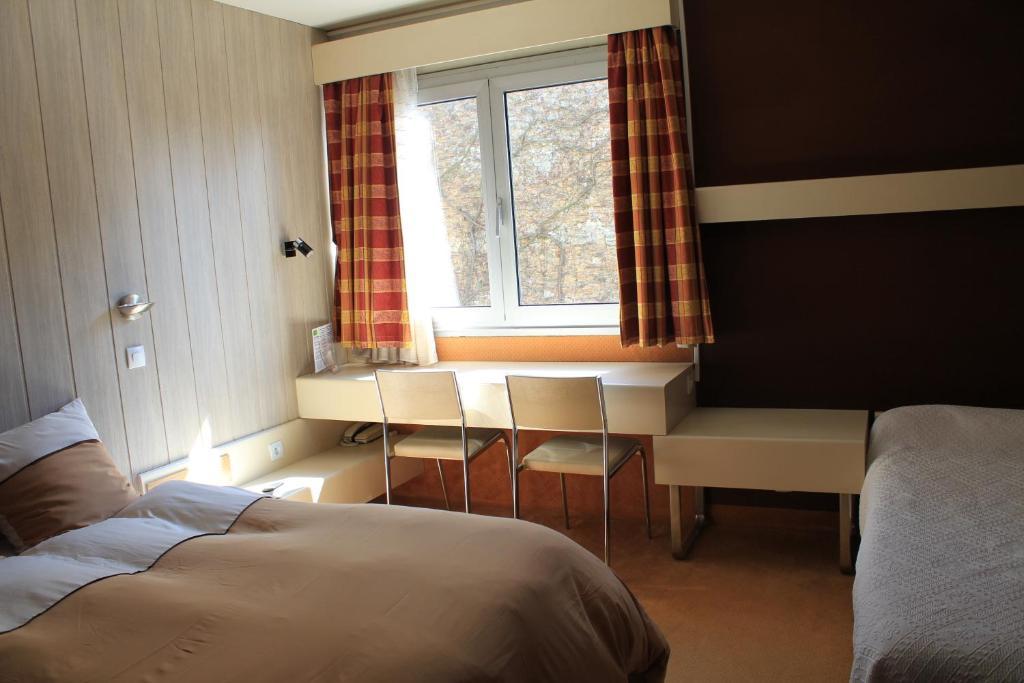 Le France Hotel Loudeac Bilik gambar