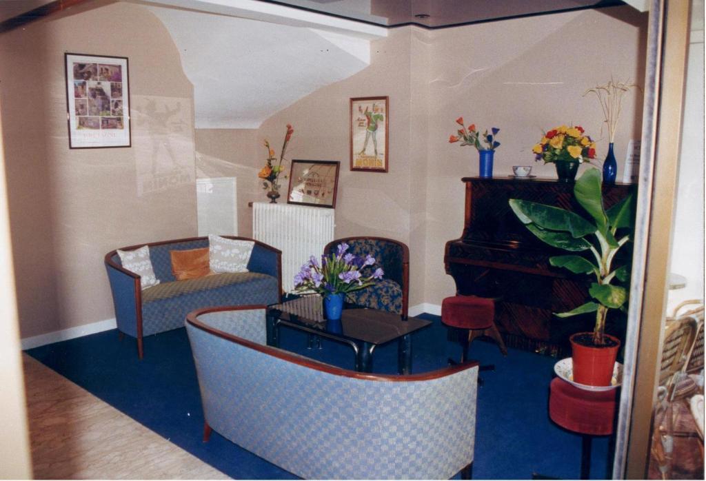 Le France Hotel Loudeac Luaran gambar